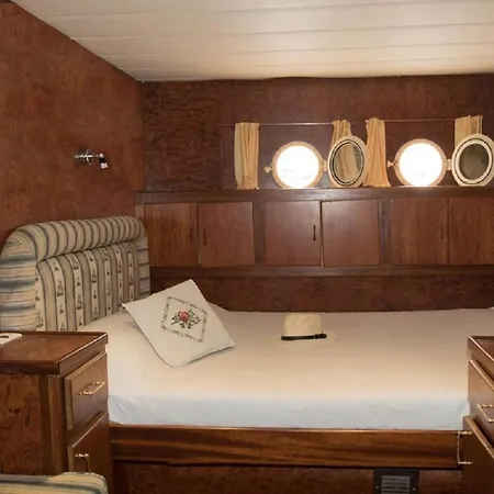 Bodrum Akv Botel *
